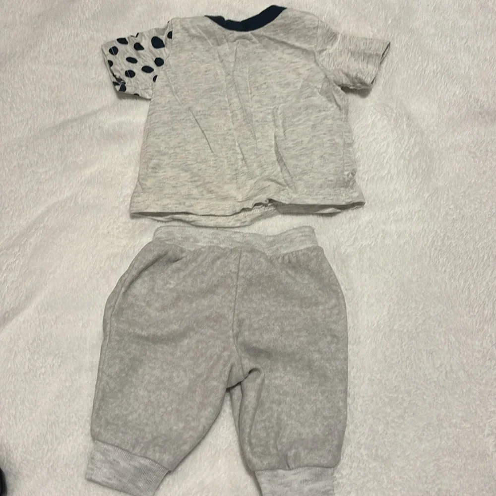Newborn Carters baby dog shirt and pants set outfit. Gray with navy dog.